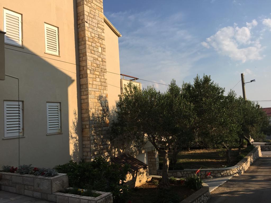 Apartments Tomislav Novalja Ngoại thất bức ảnh